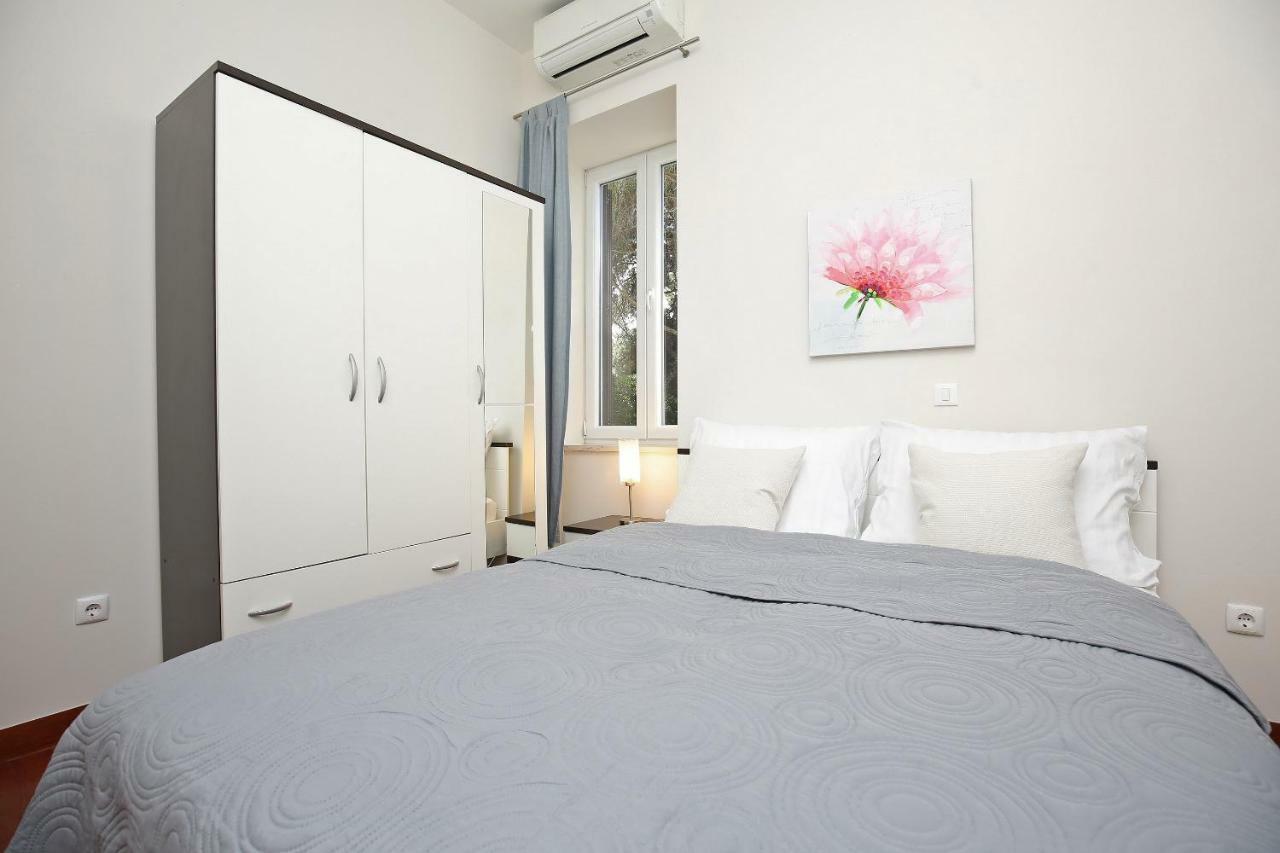 Seafront Beach Apartment - Directly At The Beach Zadar Extérieur photo