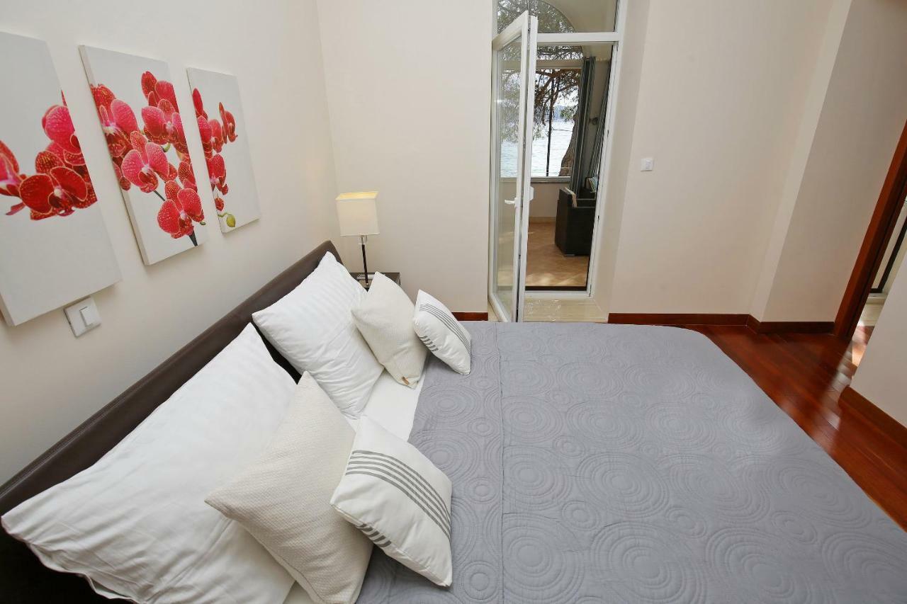 Seafront Beach Apartment - Directly At The Beach Zadar Extérieur photo